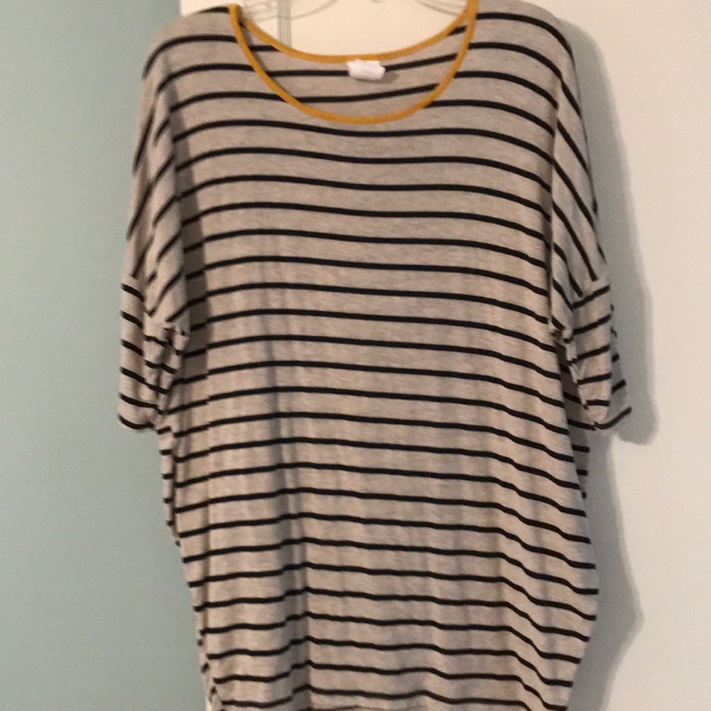 Agnes and Dora top